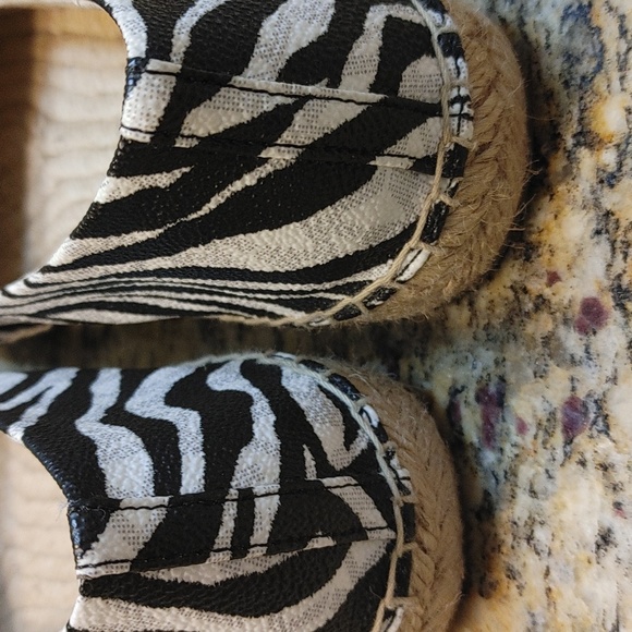 Michael Kors shoes - Picture 8 of 8